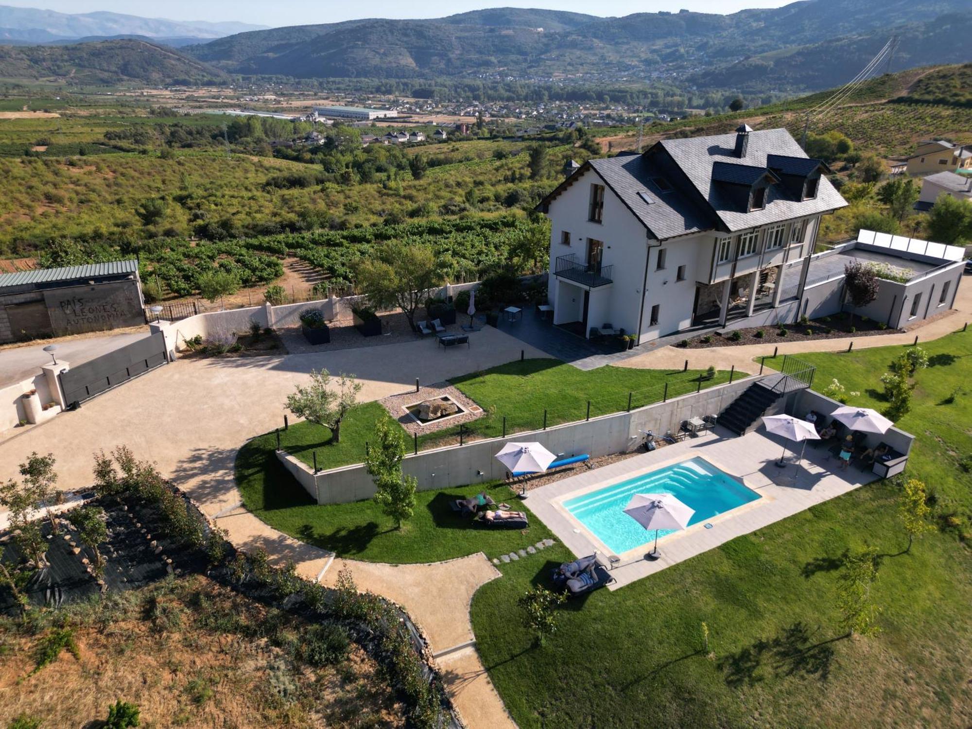 Boutique Finca Esencial Villafranca Del Bierzo Exteriör bild